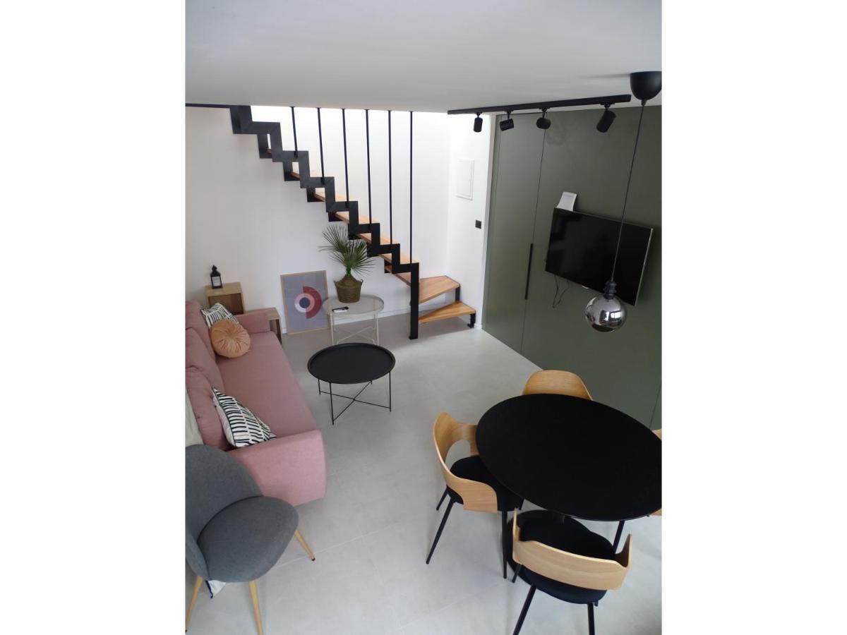 Modernes Kleines Haus Mit Terrasse Villa Split Eksteriør billede