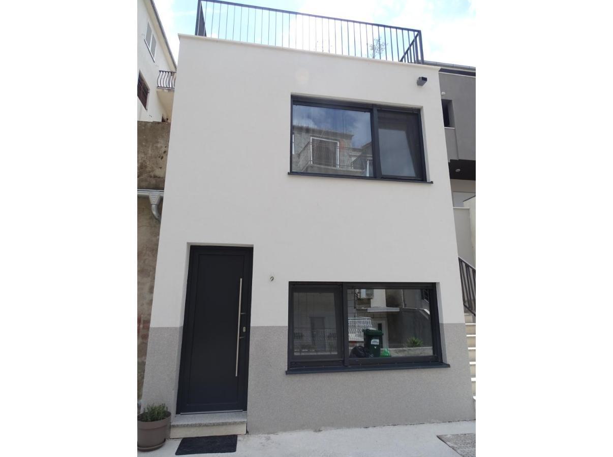Modernes Kleines Haus Mit Terrasse Villa Split Eksteriør billede